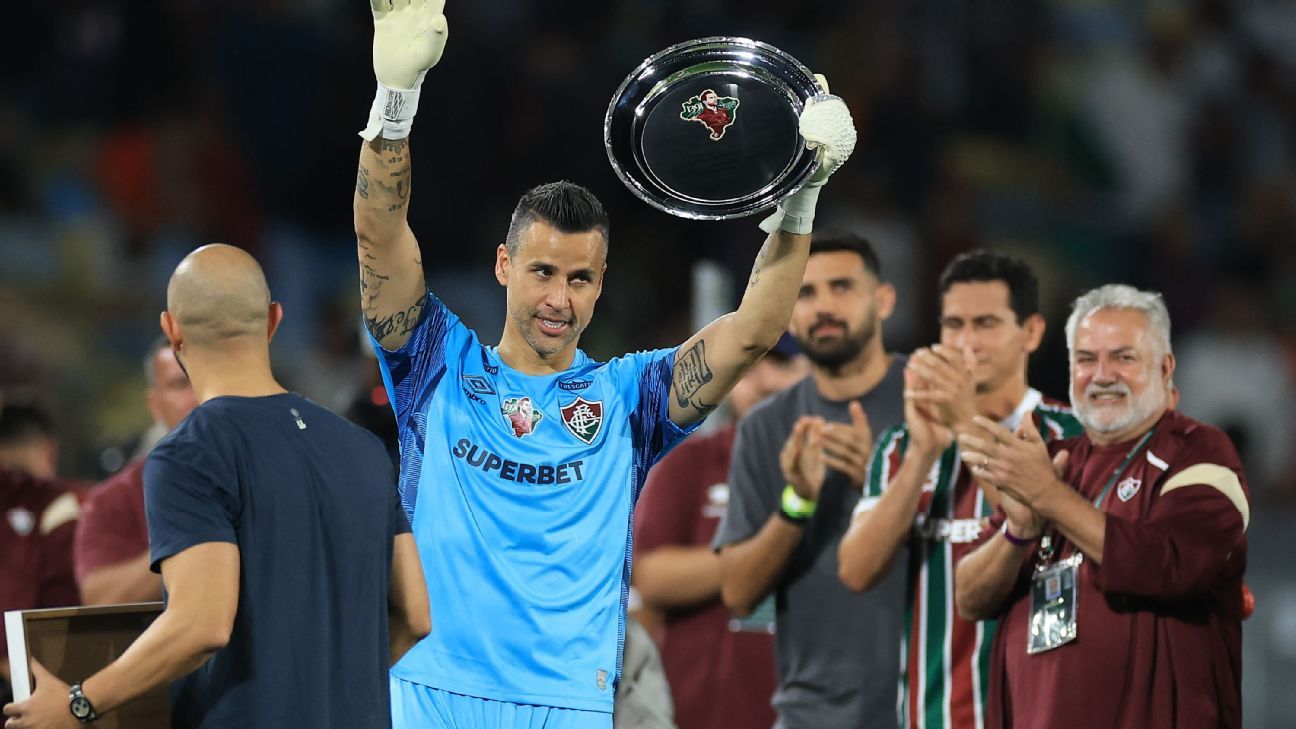 1,391 games! Fluminense GK breaks football record 1,391 games! Fluminense GK breaks football record