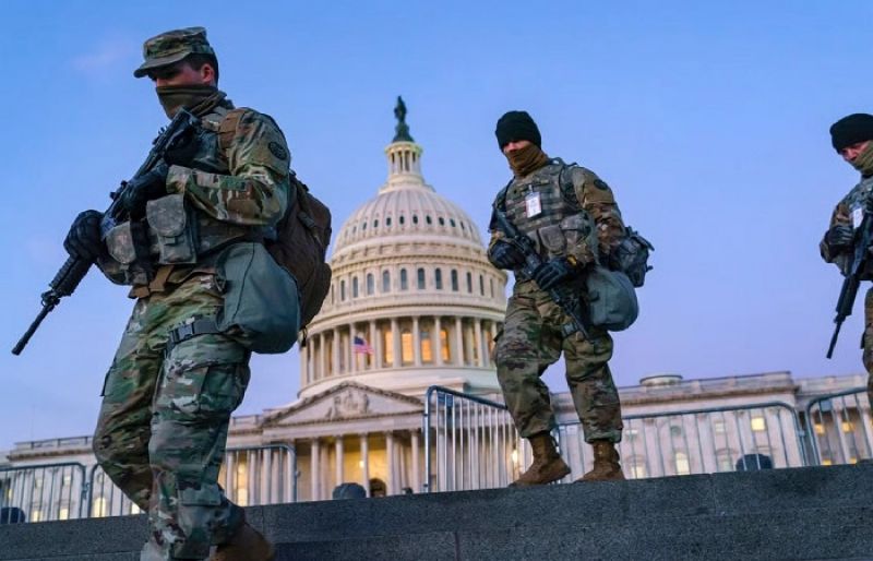 Trump deploys 800 National Guard troops to Washington, takes control of city police