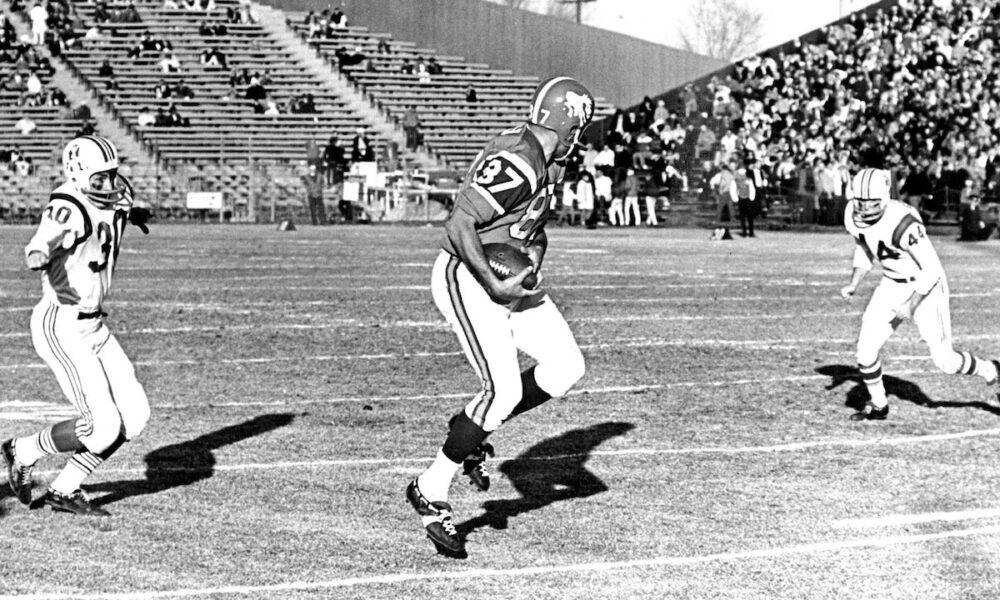 Denver Broncos legendary wide receiver Lionel Taylor dies at 89