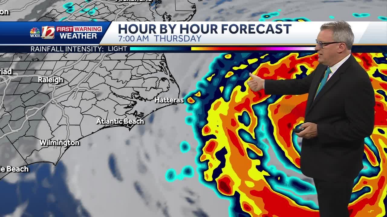 Hurricane Erin is expanding as it nears the North Carolina Coast Hurricane Erin is expanding as it nears the North Carolina Coast