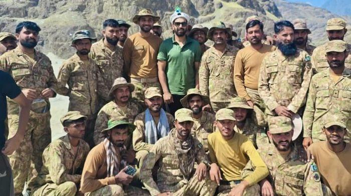 Stars honour nation on August 14 with messages of unity and pride