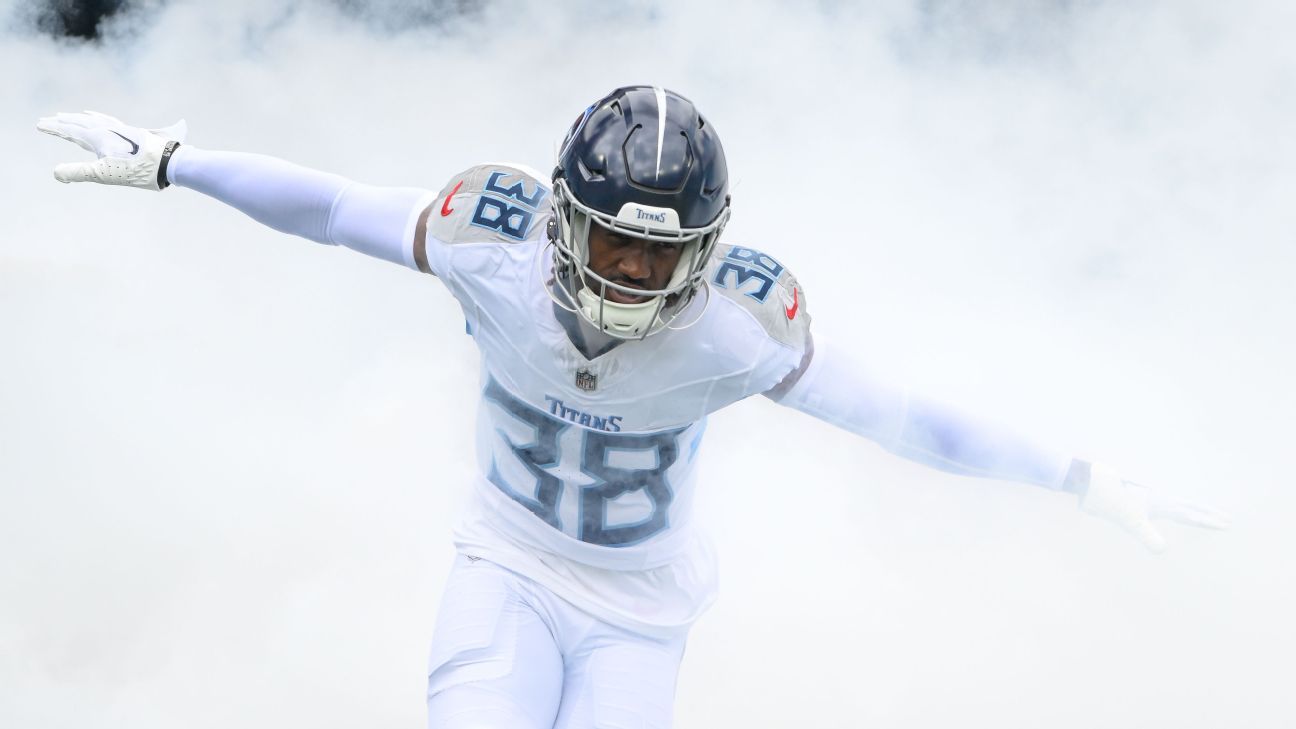 Titans’ Sneed, out since early last season, off PUP Titans’ Sneed, out since early last season, off PUP