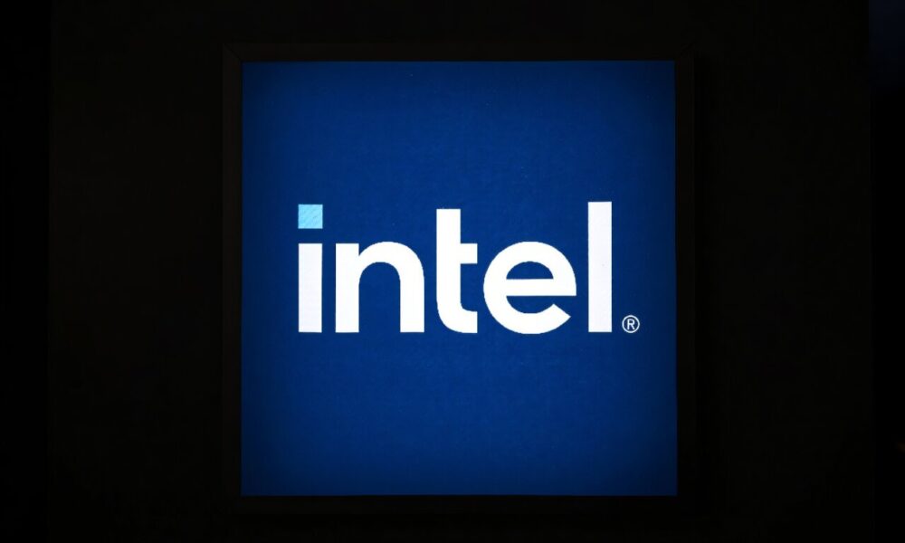 Trump, Intel announce deal giving US a 10% stake in chipmaker