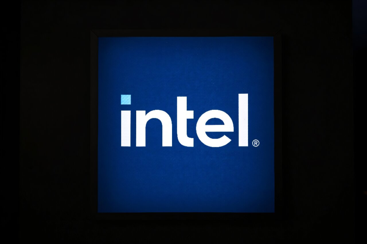 Trump, Intel announce deal giving US a 10% stake in chipmaker