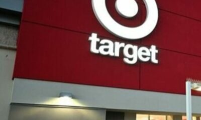 US retailers split on holiday prospects amid consumer caution