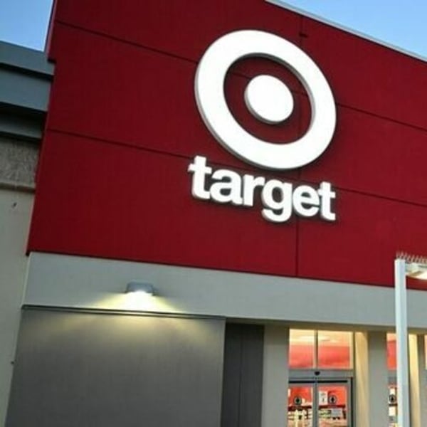 US retailers split on holiday prospects amid consumer caution US retailers split on holiday prospects amid consumer caution