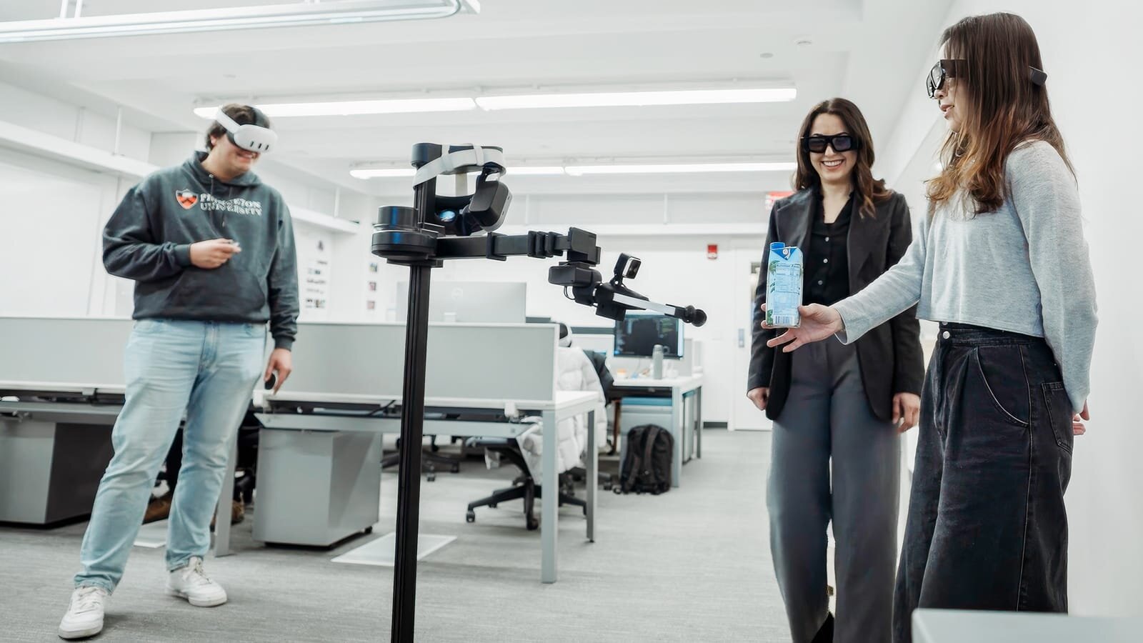 Virtual reality merges with robotics to create seamless physical interactions Virtual reality merges with robotics to create seamless physical interactions