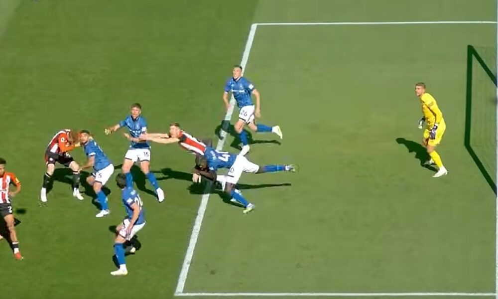 What’s new in the Premier League: War on holding, new goalkeeper rule, RefCam, more