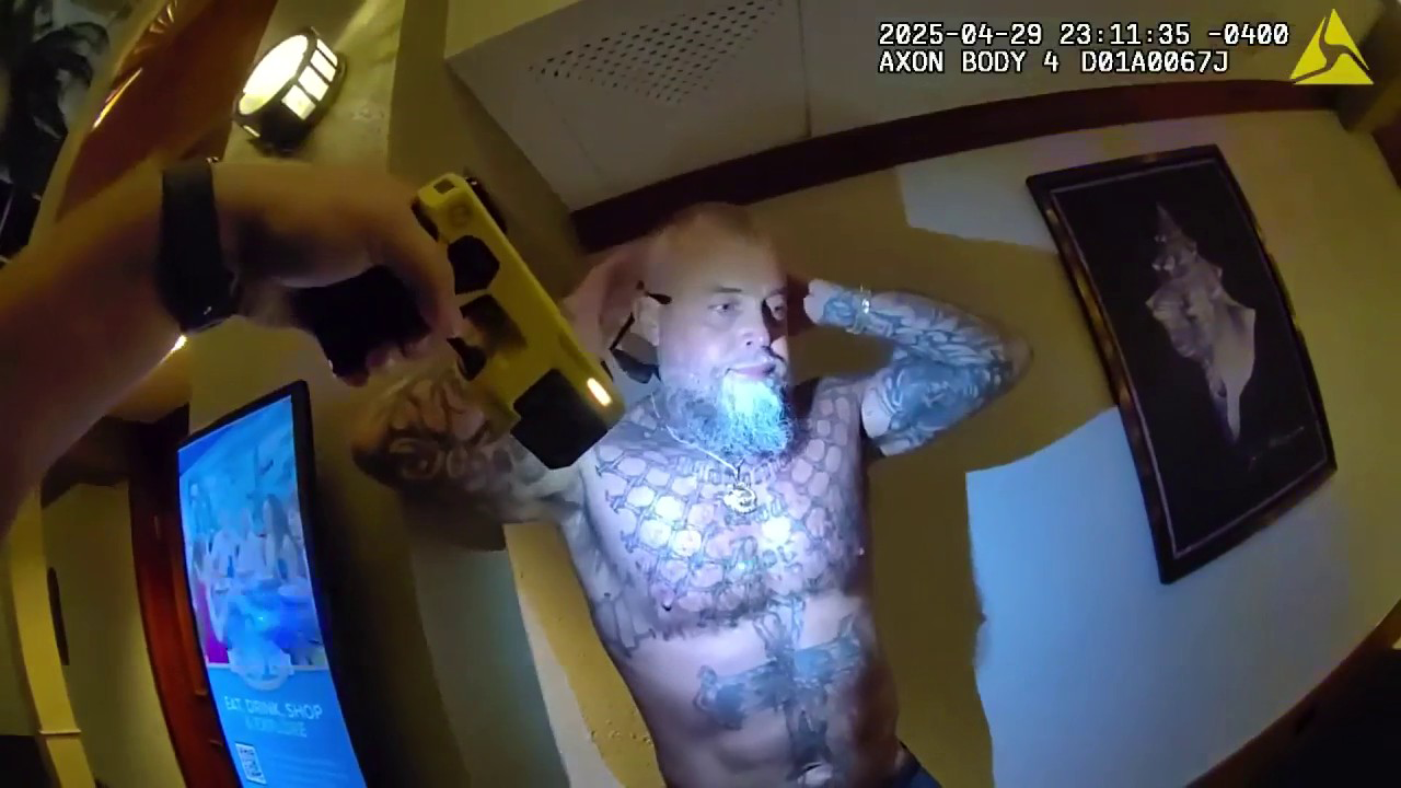 Video shows Powerball winner kicking Florida deputy days after collecting prize Video shows Powerball winner kicking Florida deputy days after collecting prize