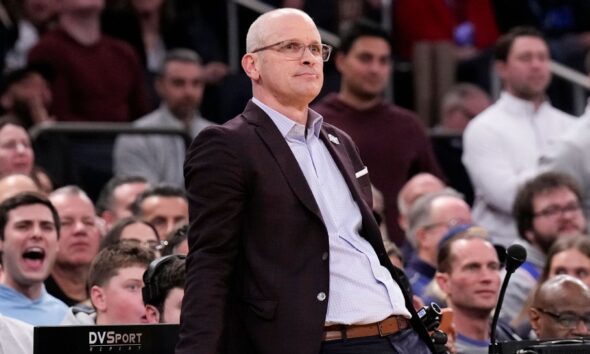 ‘Be a coach’: Dan Hurley on ego, Maui losses, Lakers — and Geno Auriemma’s wake-up call