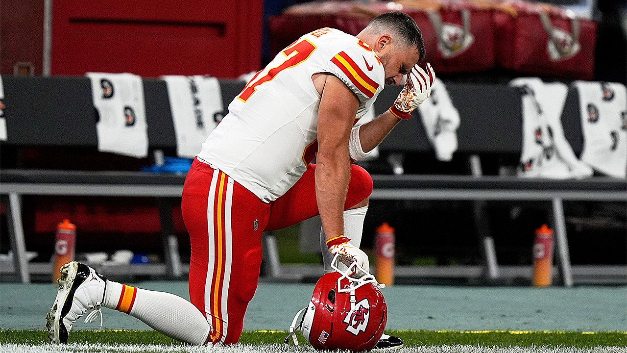 Chiefs’ Travis Kelce says he felt ‘like s—‘ after injuring teammate Xavier Worthy in collision