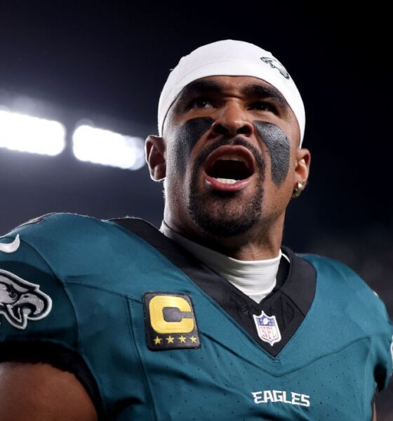 Dallas, Philly trade first half TDs; Eagles DT Jalen Carter ejected pre-snap