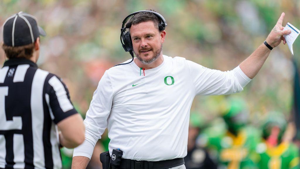 Ducks dominate after Gundy ‘pours gas on fire’ Ducks dominate after Gundy ‘pours gas on fire’