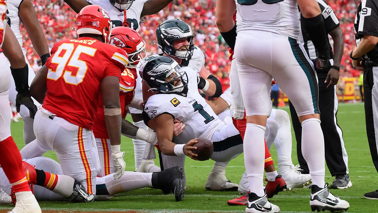 Eagles lineman reveals why renewed tush push criticism makes his ‘blood boil’