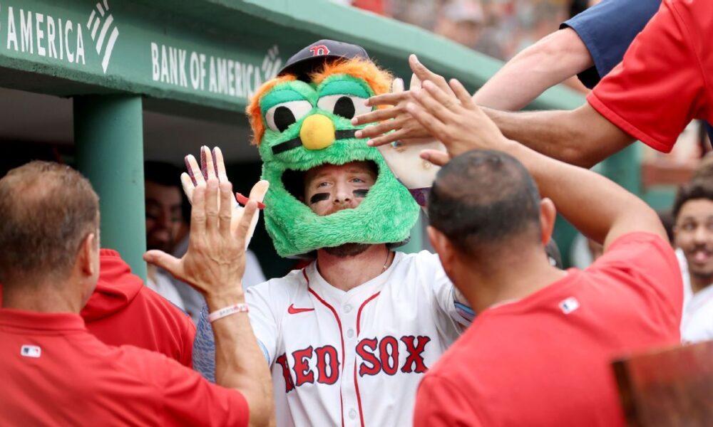 Fictitious ending? Story fly hits glove, pole for HR