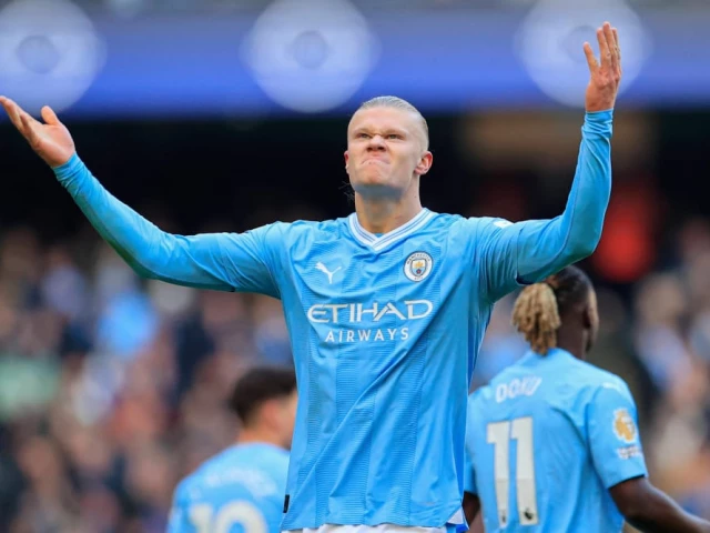 Haaland hits 50 Champions League goals in Man City cruise over 10-man Napoli | The Express Tribune