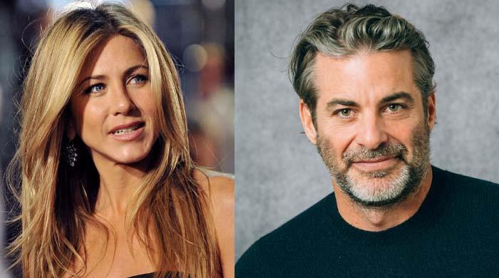 Jennifer Aniston brings beau Jim Curtis to ‘The Morning Show’ premiere Jennifer Aniston brings beau Jim Curtis to ‘The Morning Show’ premiere