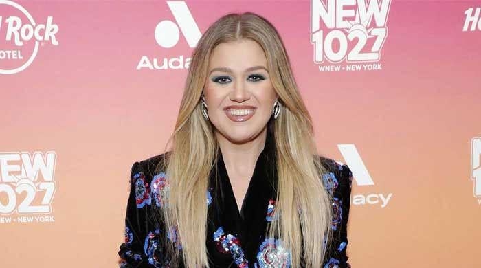 Kelly Clarkson posts emotional message after Brandon Blackstock’s passing Kelly Clarkson posts emotional message after Brandon Blackstock’s passing