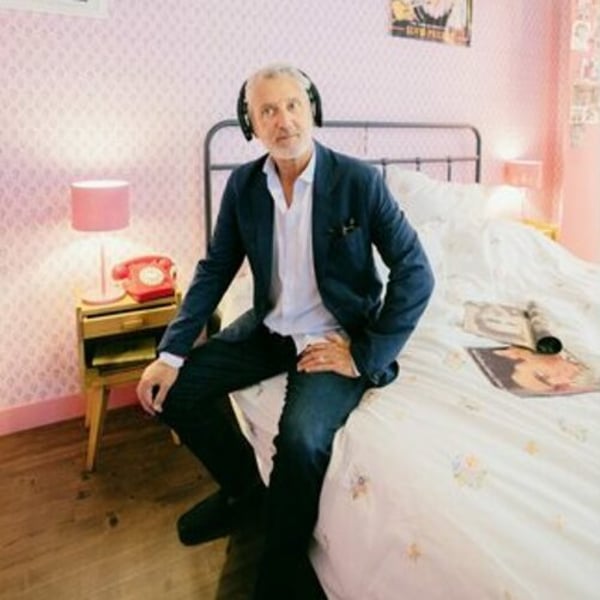 Le Bon Marché taps Antoine de Caunes for a “rock’n’drôle” takeover Le Bon Marché taps Antoine de Caunes for a “rock’n’drôle” takeover