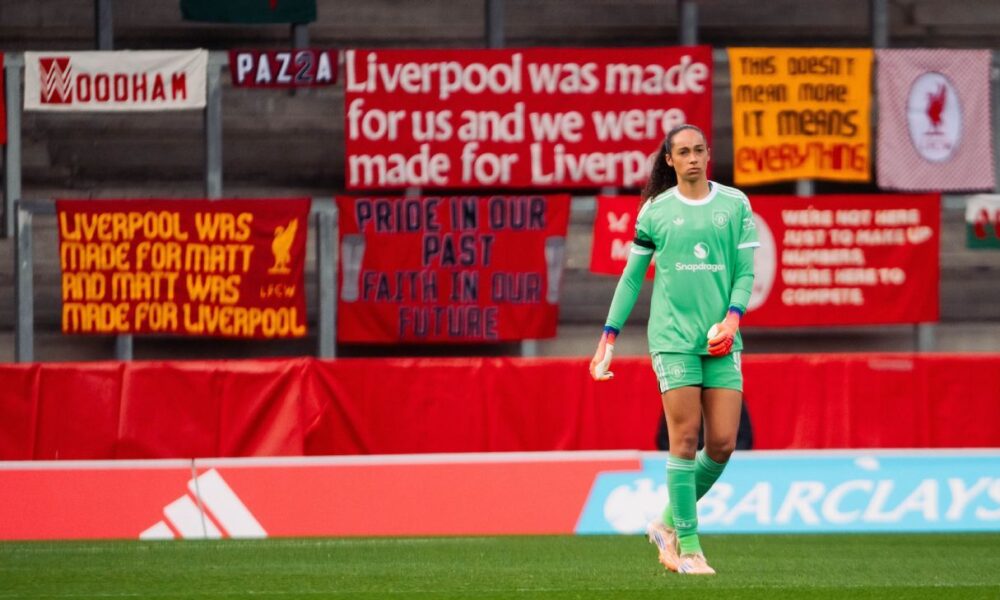 Liverpool pay tribute to Matt Beard on return to WSL action