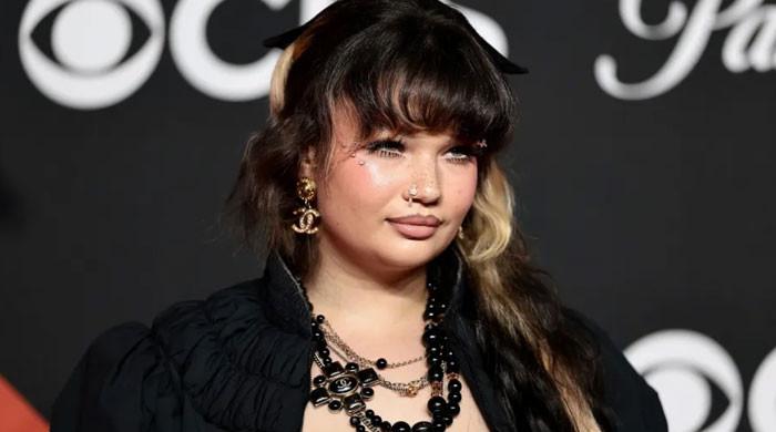 ‘Messy’ singer Lola Young pulls out of music festival after onstage collapse
