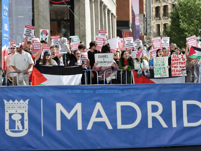 Spain PM ‘proud’ of pro-Palestinian protests at Vuelta | The Express Tribune