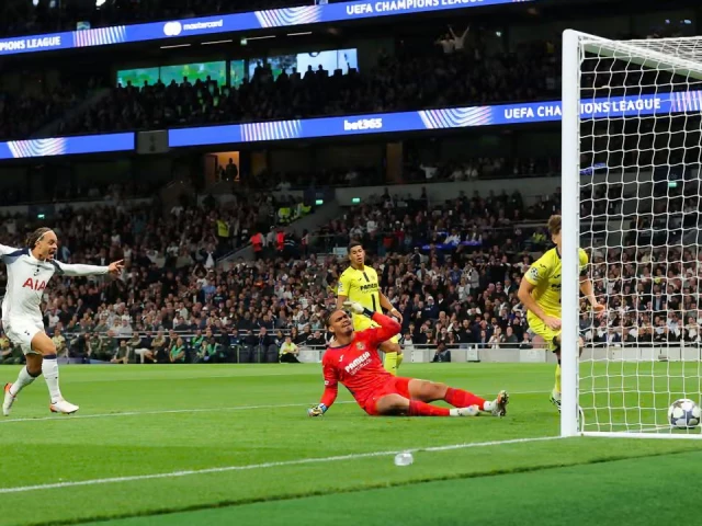 Spurs accept Villarreal gift to make winning start in Champions League | The Express Tribune