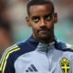 Sweden boss on Isak absence: ‘Risk too great’