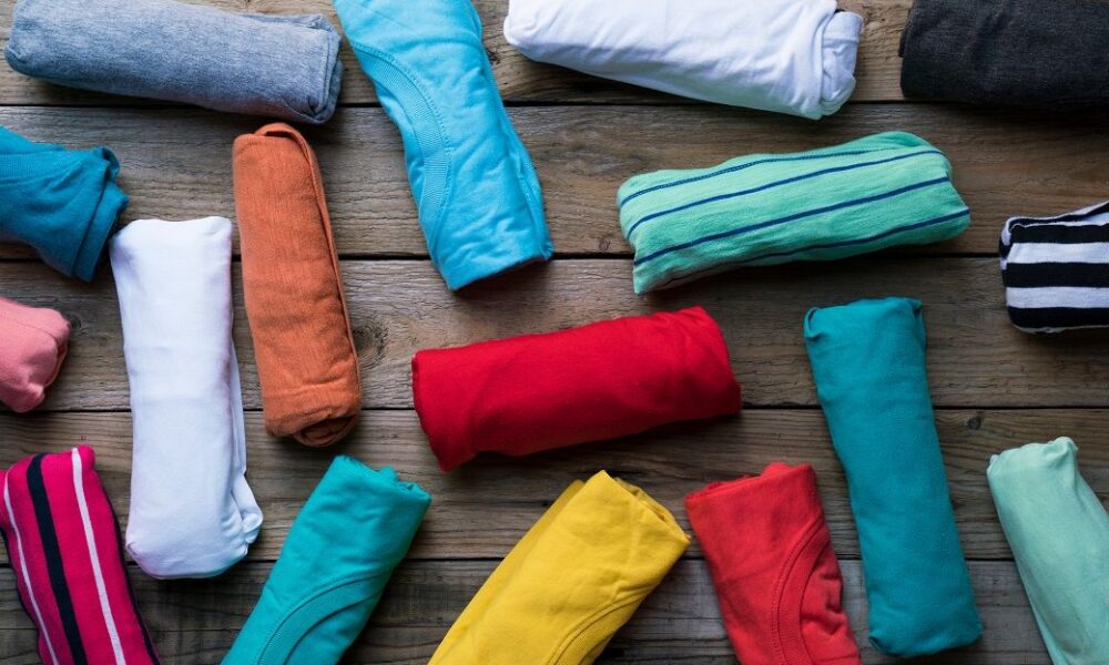 UK clothing exports down 2.7% YoY in July, textiles stay steady