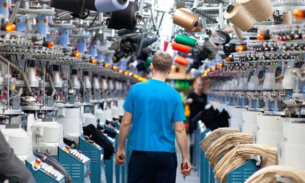 UK fashion manufacturers report 68% sales surge in Q1 FY25: Unleashed