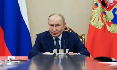Russia offers to extend nuclear arms limits with US