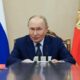 Russia offers to extend nuclear arms limits with US