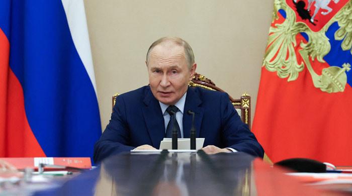 Russia offers to extend nuclear arms limits with US