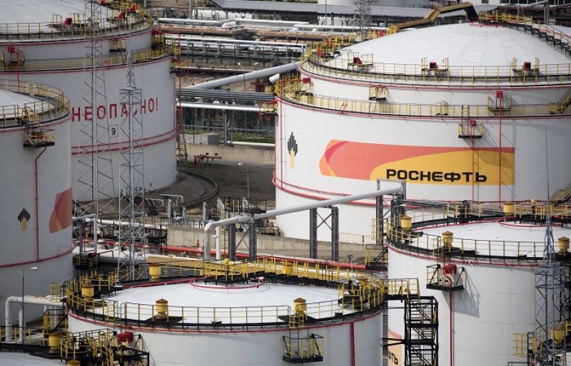 Trump Tightens Pressure on Putin, Imposes Sanctions on Major Russian Oil Companies; EU Bans LNG Trump Tightens Pressure on Putin, Imposes Sanctions on Major Russian Oil Companies; EU Bans LNG