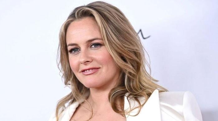 Alicia Silverstone reveals why she’s ‘burning the candle so hard’ Alicia Silverstone reveals why she’s ‘burning the candle so hard’