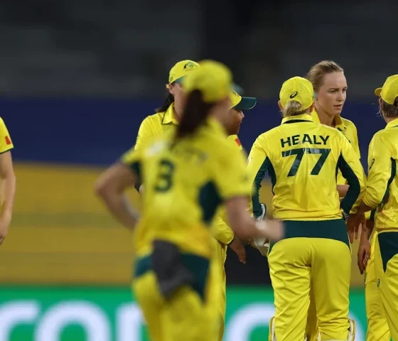 Australia turn the tables to beat Pakistan after losing eight wickets | The Express Tribune