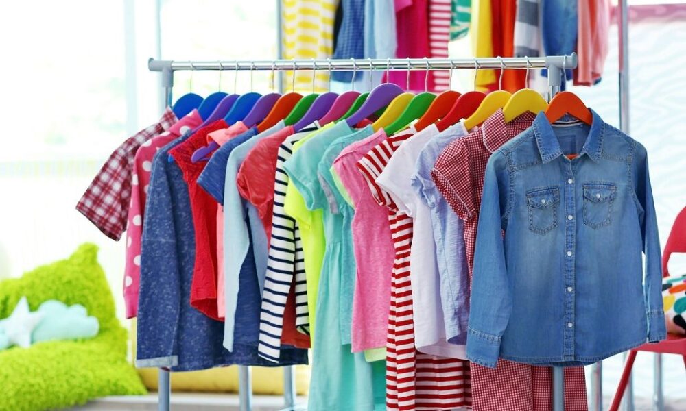 Australia’s apparel imports dip 2% as textile imports edge higher