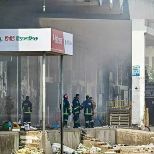 Bangladesh: Dhaka airport fire set to deal a heavy blow to the textile industry Bangladesh: Dhaka airport fire set to deal a heavy blow to the textile industry