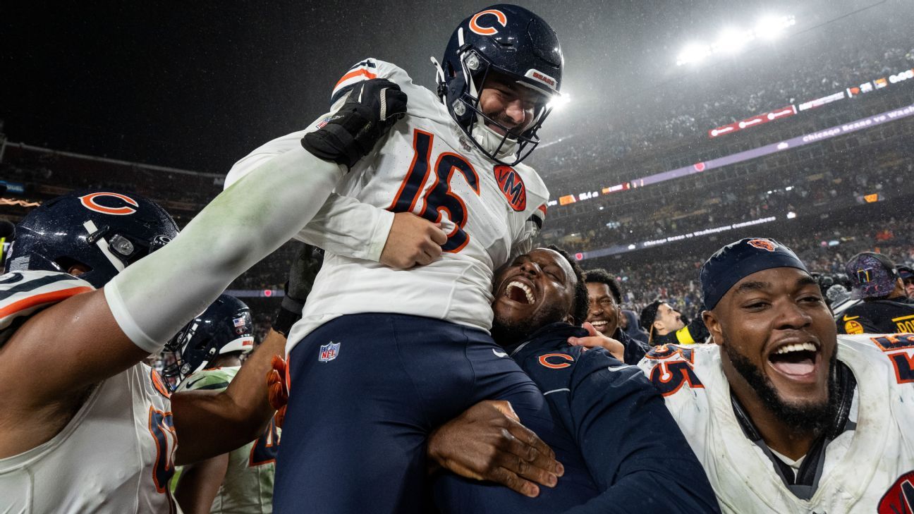 Bears’ Moody caps whirlwind day with walk-off FG Bears’ Moody caps whirlwind day with walk-off FG