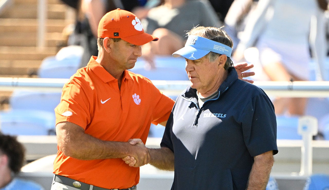 Bill Belichick gets ripped on social media after Clemson blows out UNC: ‘Complete dumpster fire’ Bill Belichick gets ripped on social media after Clemson blows out UNC: ‘Complete dumpster fire’