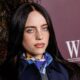 Billie Eilish calls on billionaires to donate more of their wealth: “No hate, but give your money away, shorties” Billie Eilish calls on billionaires to donate more of their wealth: “No hate, but give your money away, shorties”