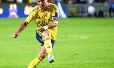 Billionaire Ronaldo tops Forbes footballer rich list again | The Express Tribune