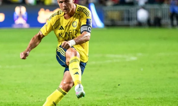 Billionaire Ronaldo tops Forbes footballer rich list again | The Express Tribune