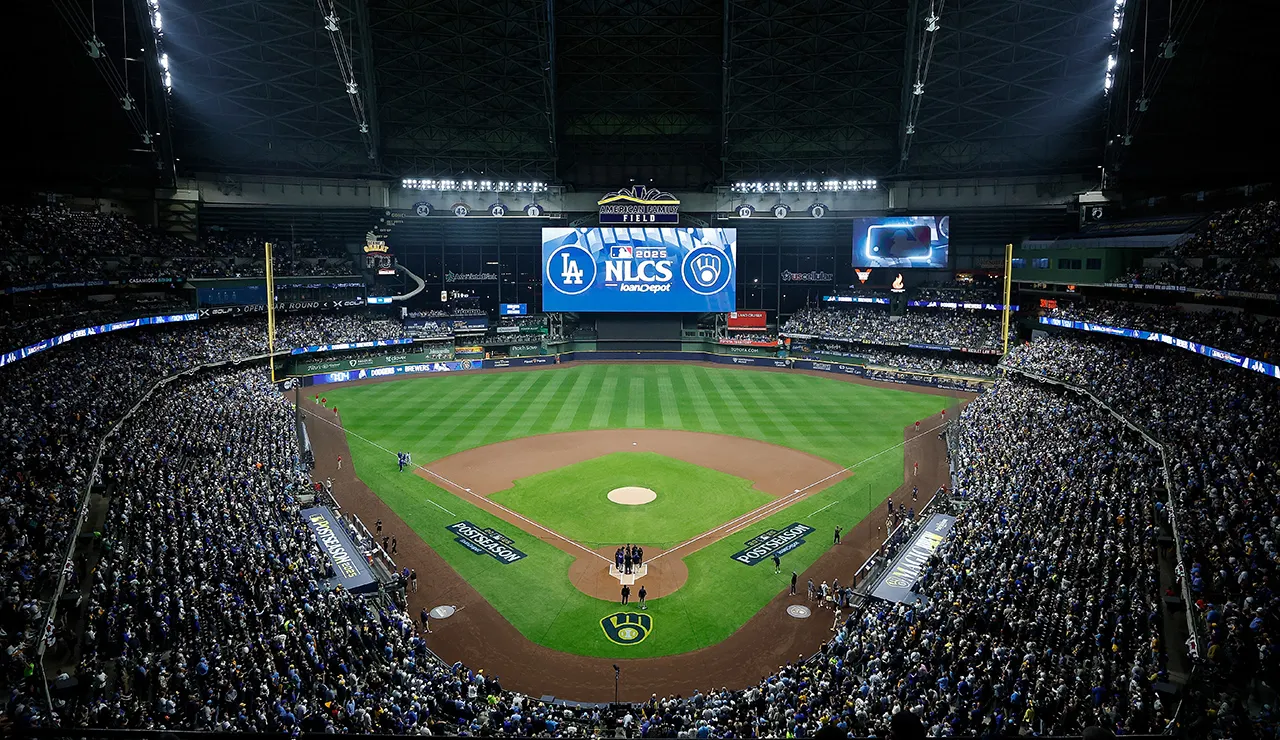 Brewers fan loses job after imploring she would ‘call ICE’ on Hispanic Dodgers supporter: report Brewers fan loses job after imploring she would ‘call ICE’ on Hispanic Dodgers supporter: report
