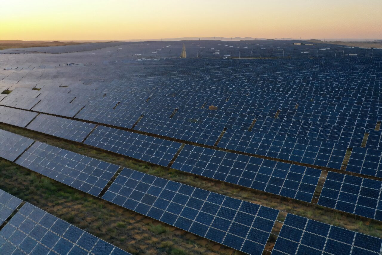 China’s power paradox: record renewables, continued coal China’s power paradox: record renewables, continued coal