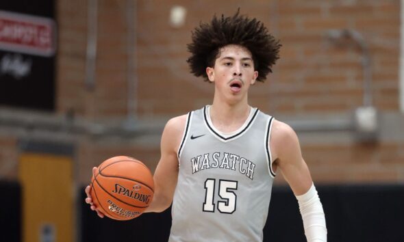 Coveted 2026 hoops recruit commits to UConn