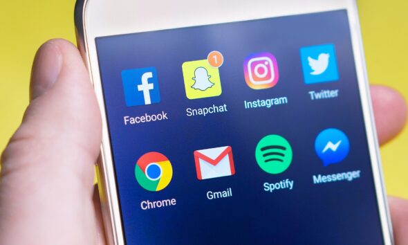 EU questions Apple, Google, Snapchat, YouTube over risks to children