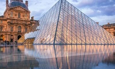 French police hunt Louvre jewellery thieves