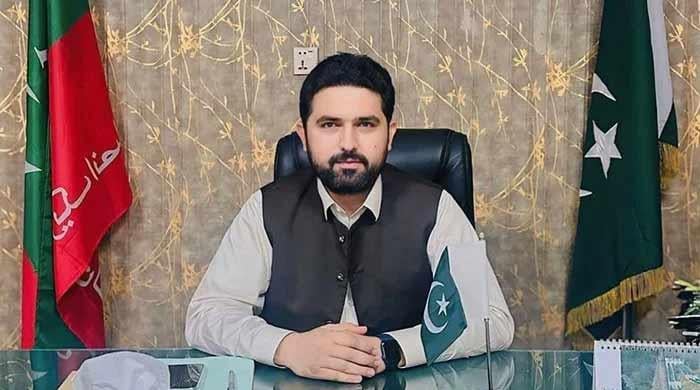 IHC issues notices to authorities on CM Afridi’s plea seeking meting with jailed Imran IHC issues notices to authorities on CM Afridi’s plea seeking meting with jailed Imran