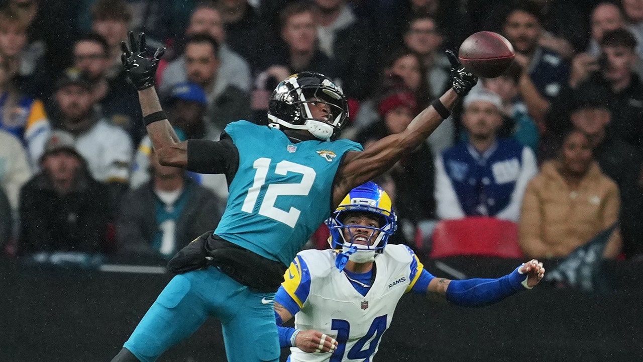 Jaguars’ Travis Hunter notches first career touchdown vs Rams Jaguars’ Travis Hunter notches first career touchdown vs Rams
